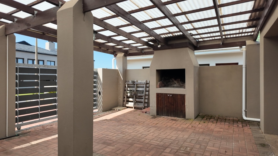 3 Bedroom Property for Sale in Stilbaai Wes Western Cape
